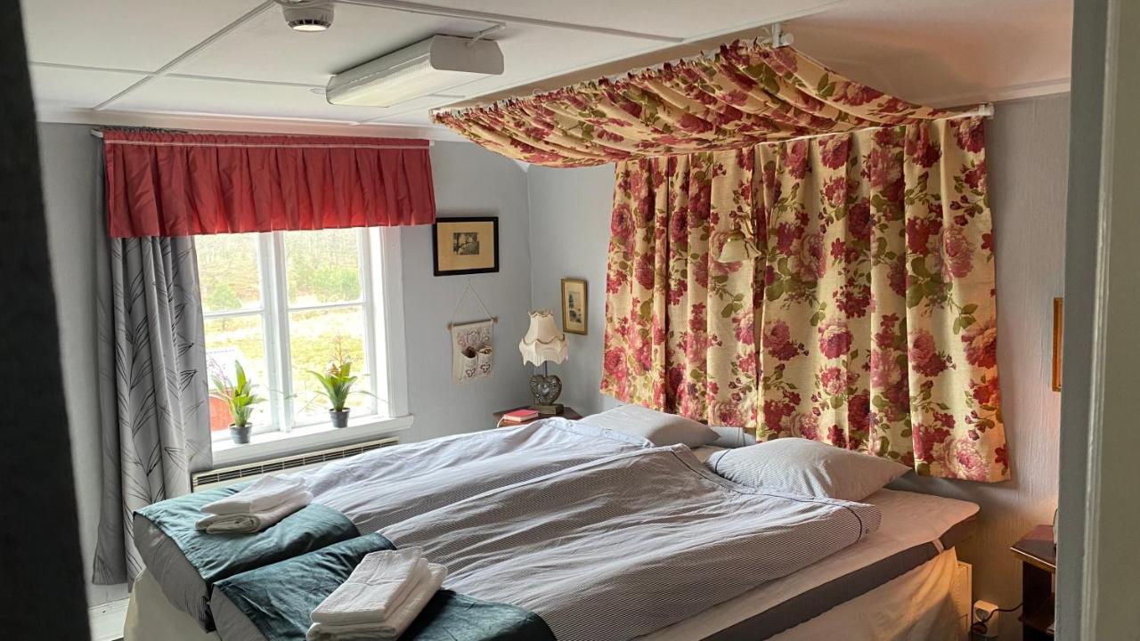 Bjoersjoeas Vildmark - Room In The Main House Olofstorp Екстериор снимка