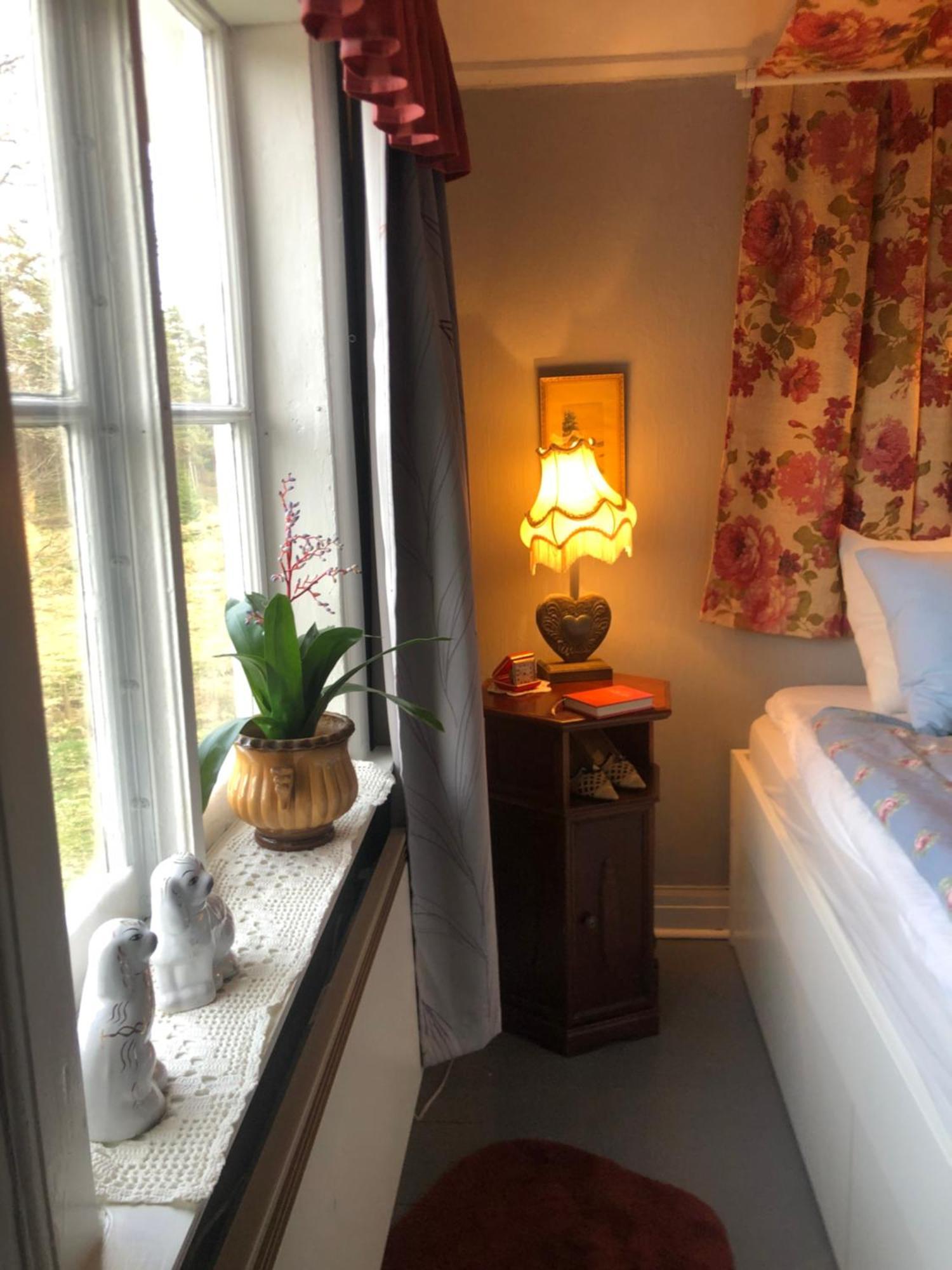 Bjoersjoeas Vildmark - Room In The Main House Olofstorp Екстериор снимка