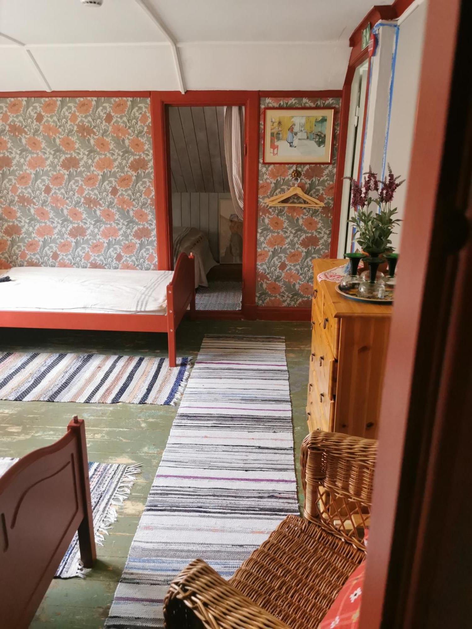 Bjoersjoeas Vildmark - Room In The Main House Olofstorp Екстериор снимка